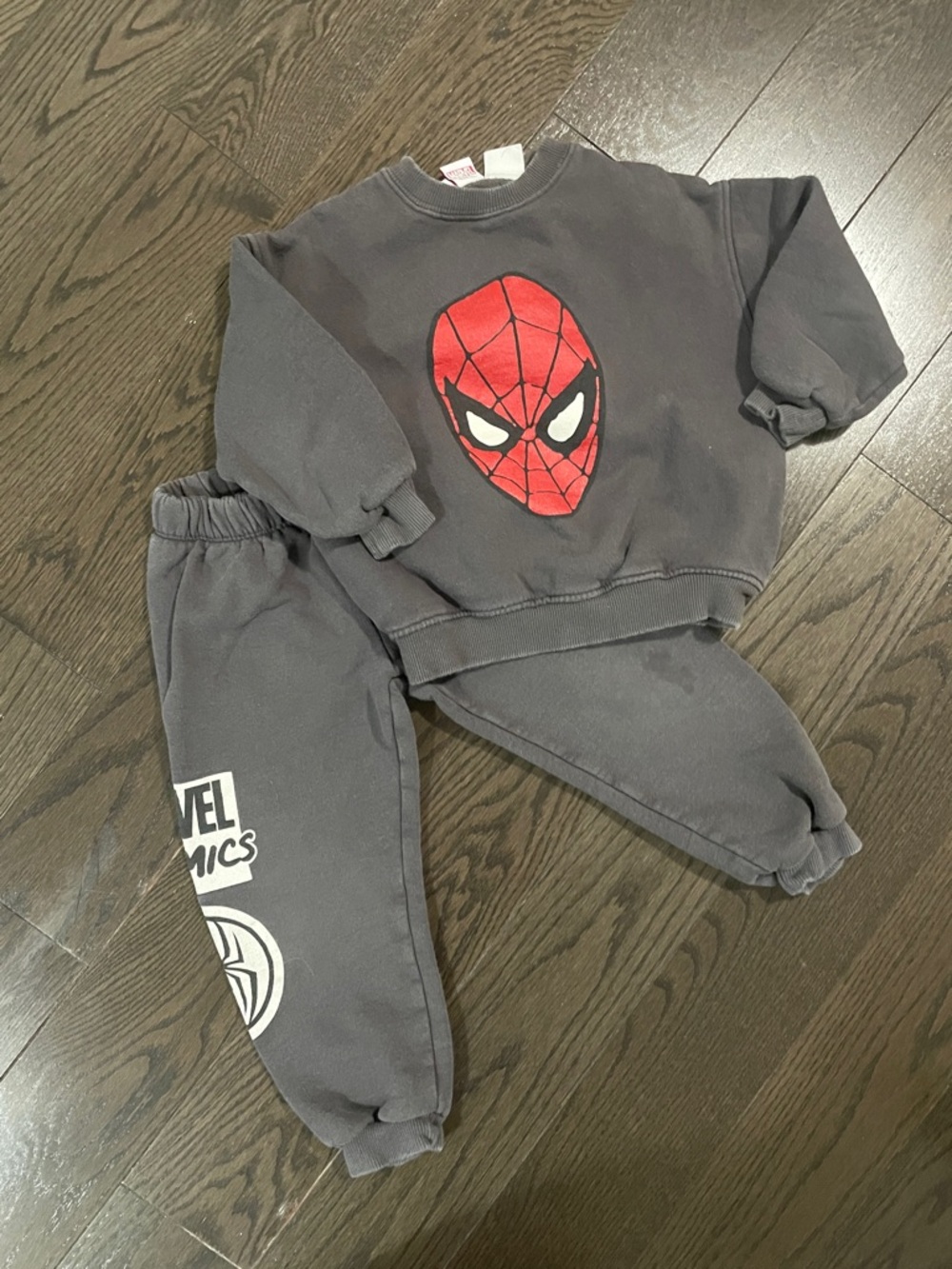 5yrs Zara Kids dark gray Sweatshirt & Pants Set with Red Spider-Man Face